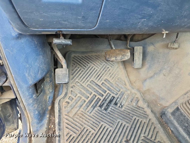 image for item EV2170 1994 Ford F250 XL bale bed pickup truck