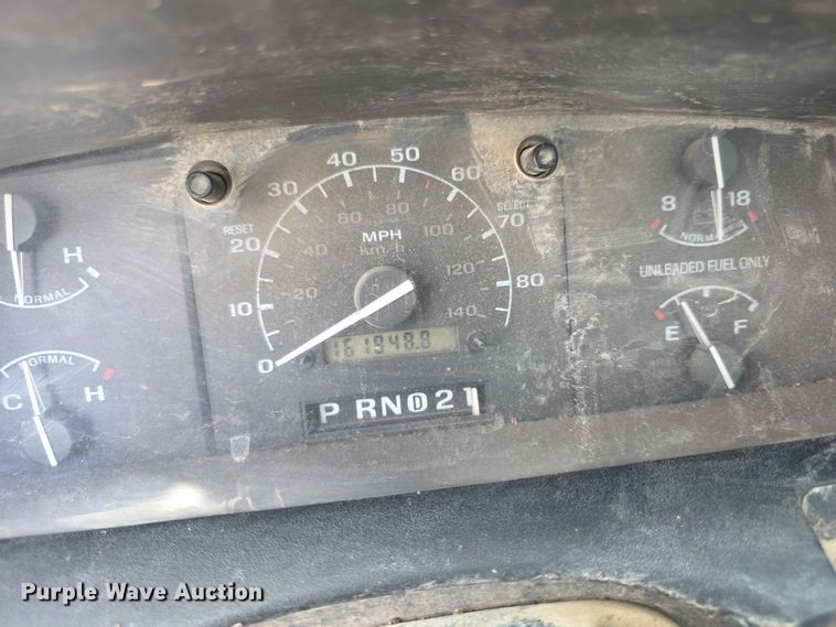 image for item EV2170 1994 Ford F250 XL bale bed pickup truck