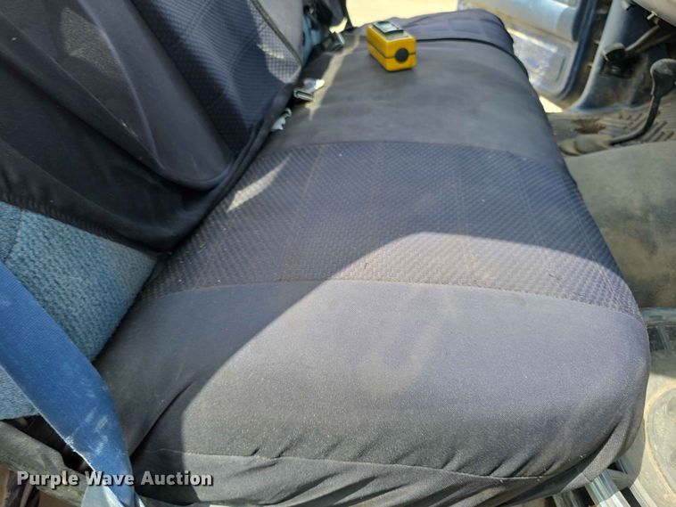 image for item EV2170 1994 Ford F250 XL bale bed pickup truck
