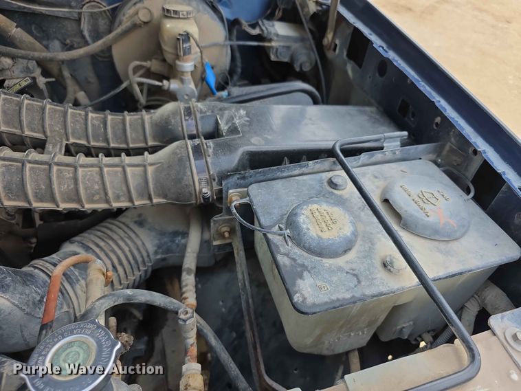 image for item EV2170 1994 Ford F250 XL bale bed pickup truck
