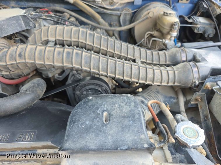 image for item EV2170 1994 Ford F250 XL bale bed pickup truck