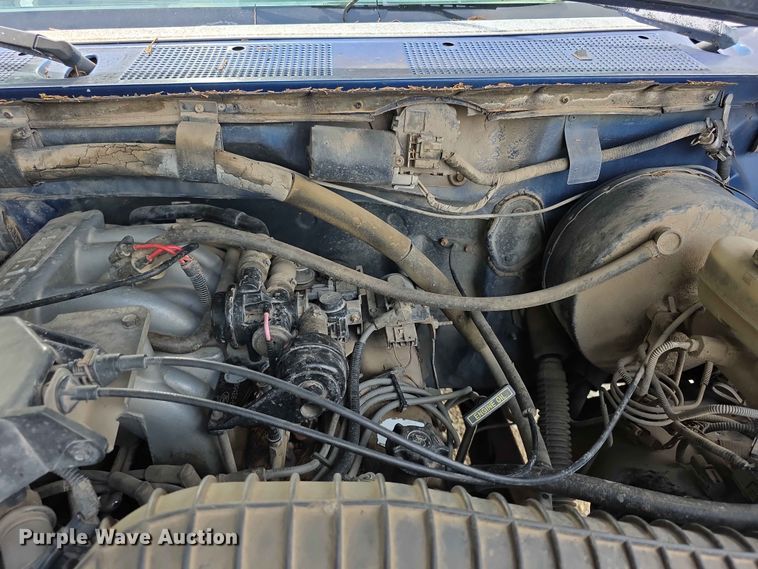 image for item EV2170 1994 Ford F250 XL bale bed pickup truck