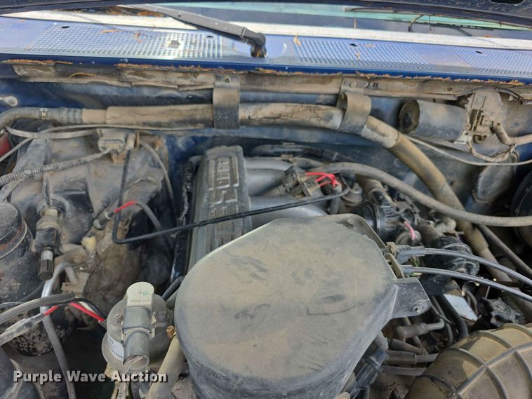 image for item EV2170 1994 Ford F250 XL bale bed pickup truck