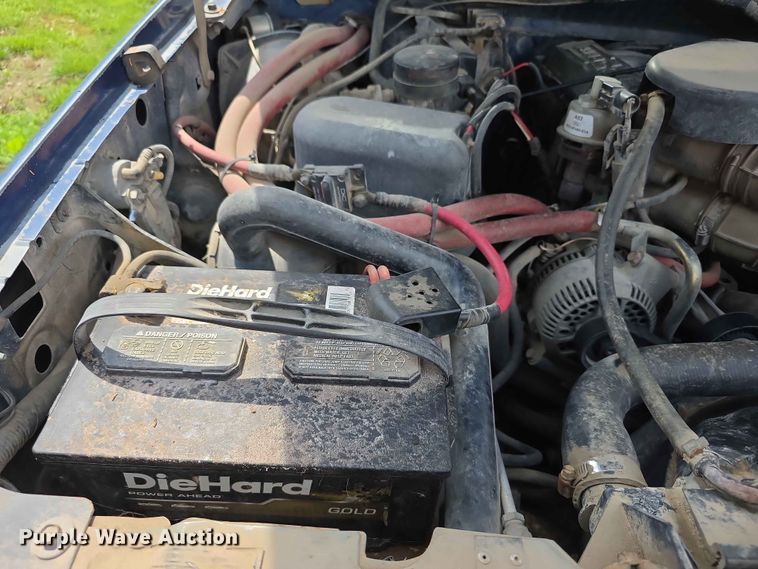 image for item EV2170 1994 Ford F250 XL bale bed pickup truck