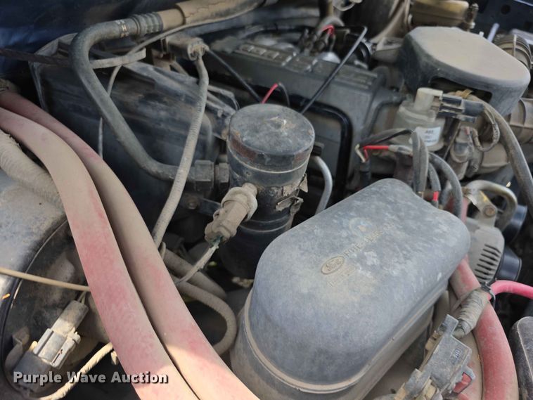 image for item EV2170 1994 Ford F250 XL bale bed pickup truck