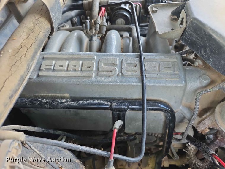 image for item EV2170 1994 Ford F250 XL bale bed pickup truck