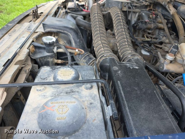 image for item EV2170 1994 Ford F250 XL bale bed pickup truck