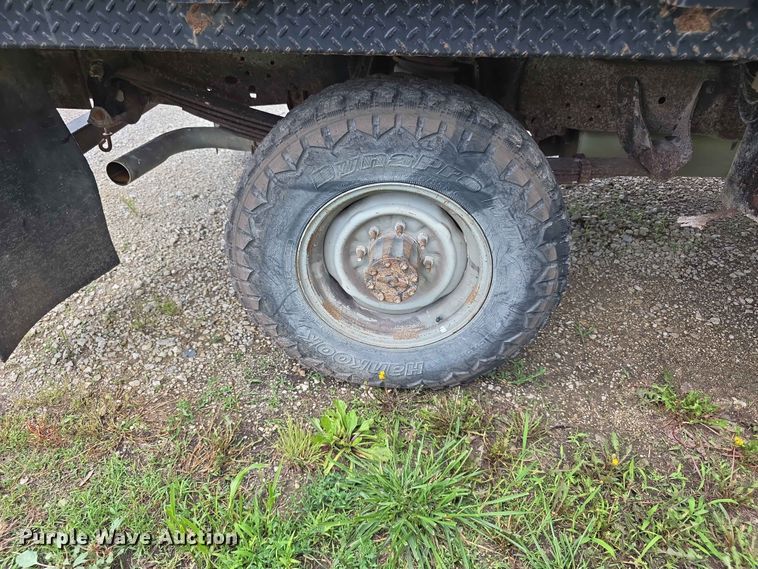 image for item EV2170 1994 Ford F250 XL bale bed pickup truck