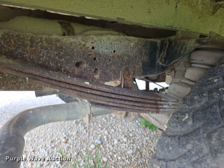 image for item EV2170 1994 Ford F250 XL bale bed pickup truck