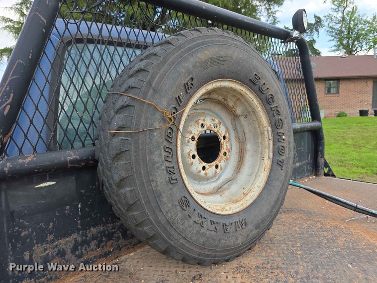 image for item EV2170 1994 Ford F250 XL bale bed pickup truck