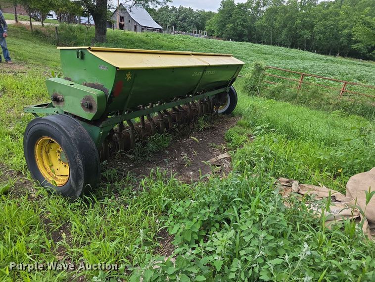 image for item EV2171 John Deere FBB grain drill