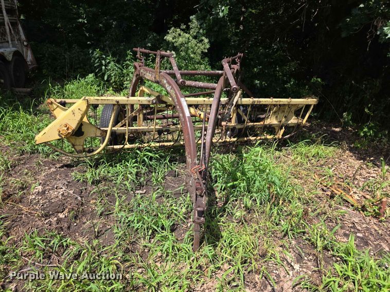 image for item EV2172 New Holland 256 hay rake