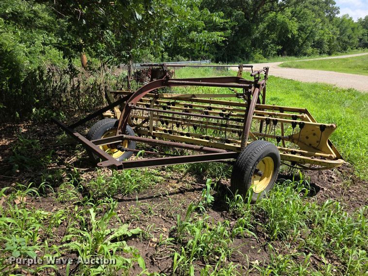 image for item EV2172 New Holland 256 hay rake