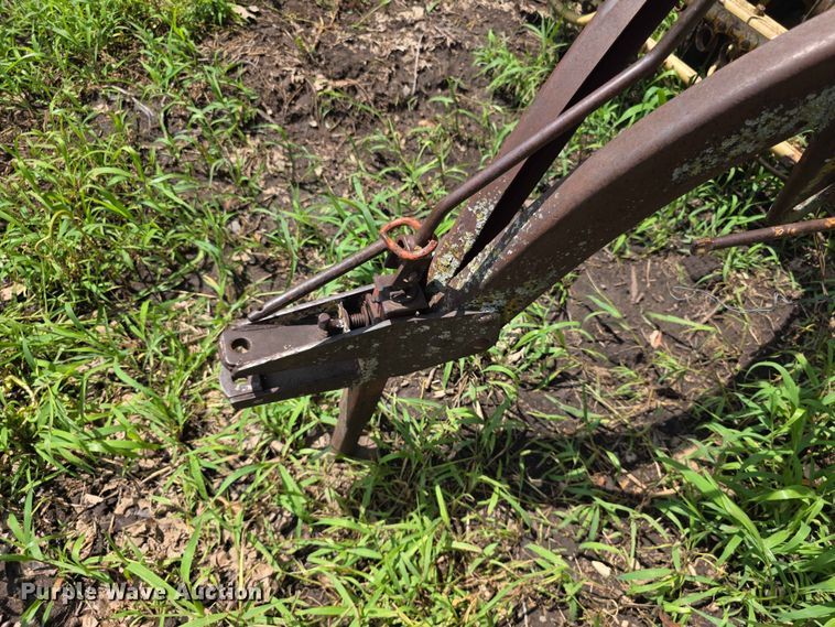 image for item EV2172 New Holland 256 hay rake