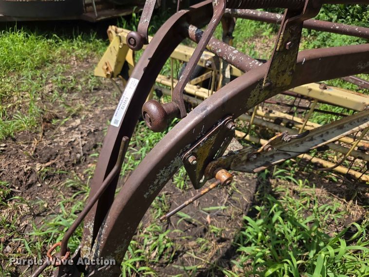 image for item EV2172 New Holland 256 hay rake