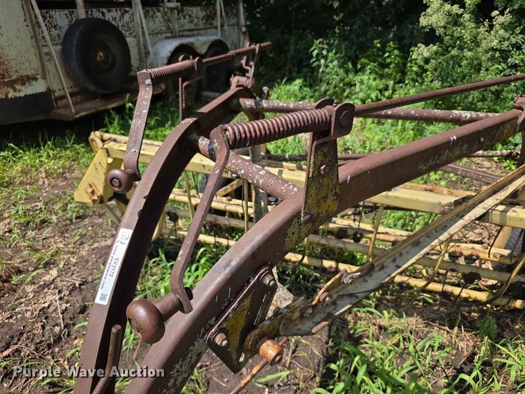 image for item EV2172 New Holland 256 hay rake