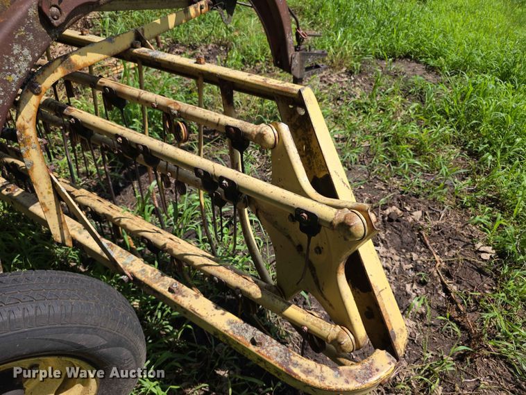 image for item EV2172 New Holland 256 hay rake