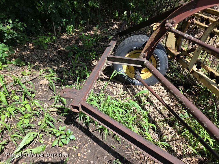 image for item EV2172 New Holland 256 hay rake
