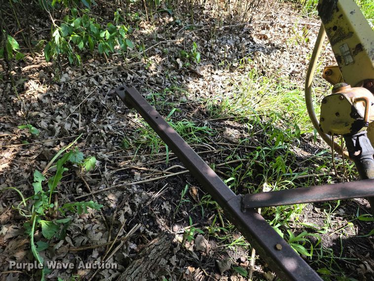 image for item EV2172 New Holland 256 hay rake