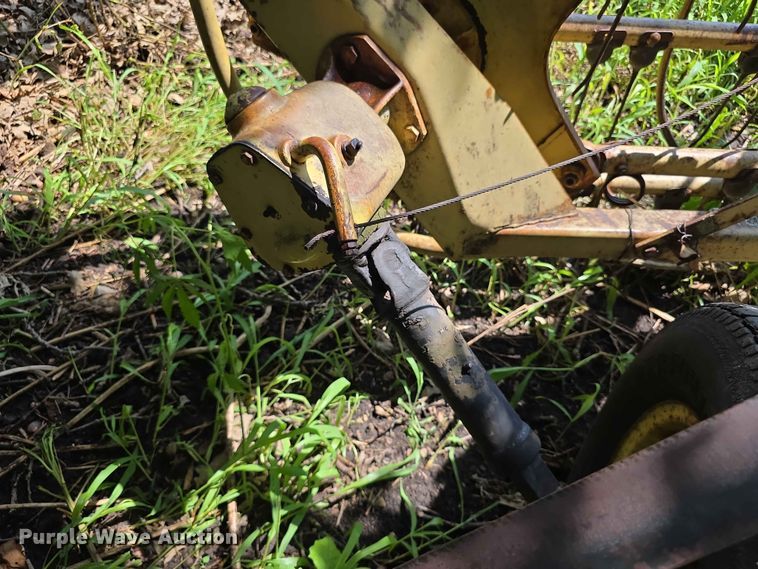 image for item EV2172 New Holland 256 hay rake