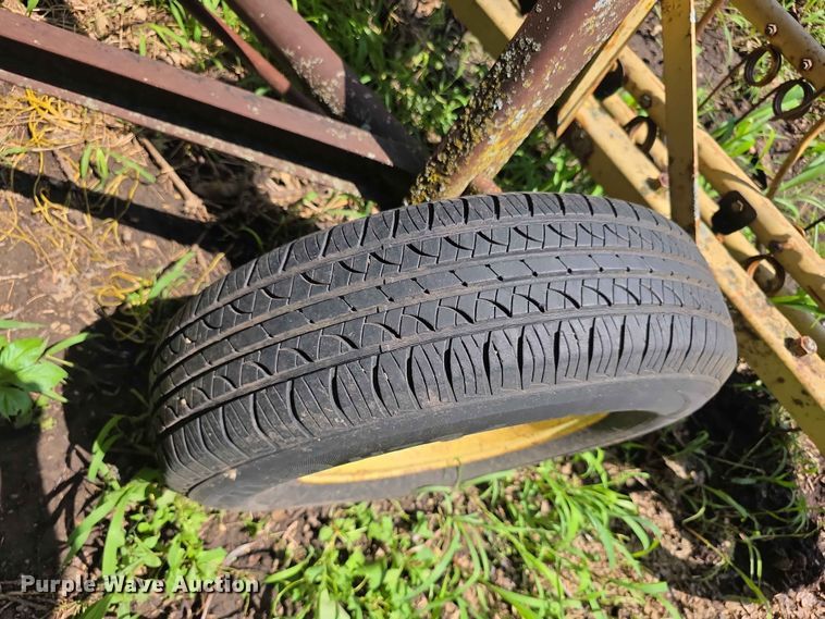 image for item EV2172 New Holland 256 hay rake