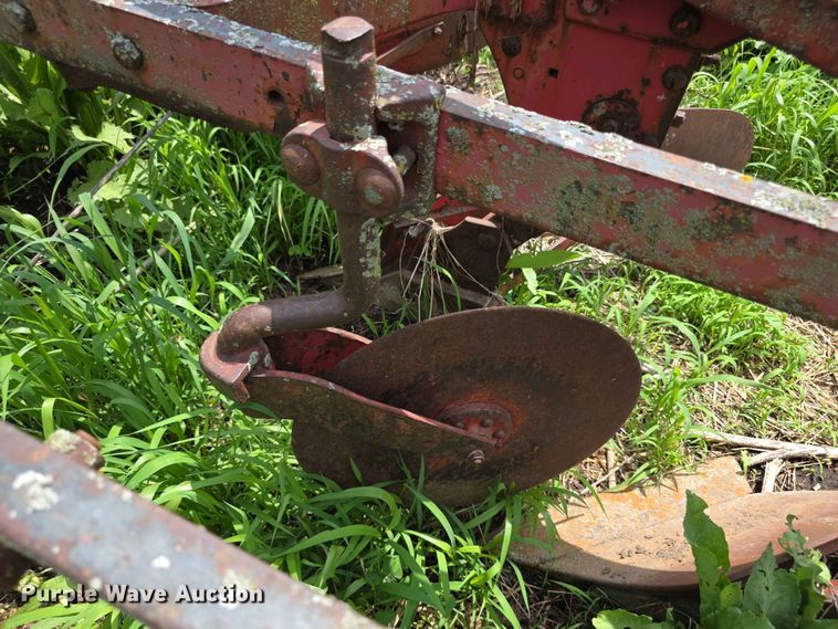 image for item EV2191 Massey Ferguson 86  plow