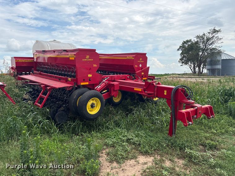 image for item EW0018 Sunflower SF9435 grain drill