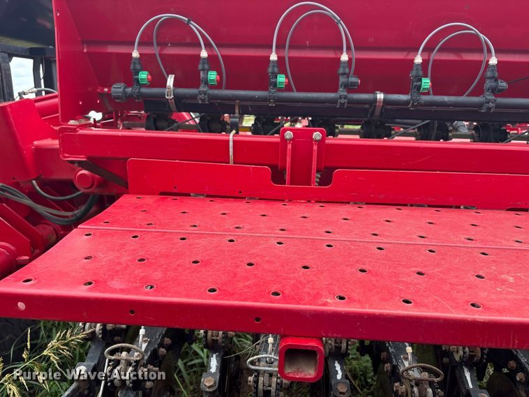 image for item EW0018 Sunflower SF9435 grain drill