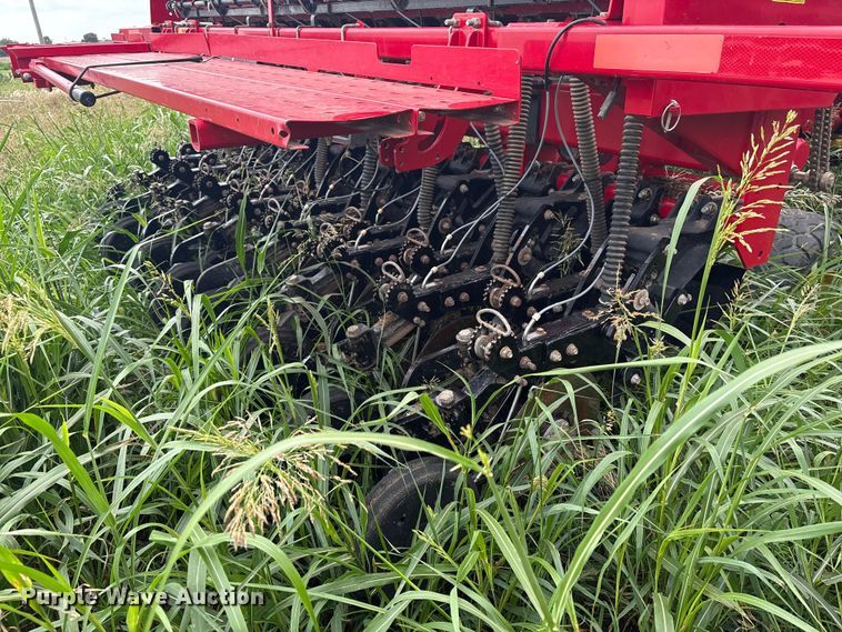 image for item EW0018 Sunflower SF9435 grain drill