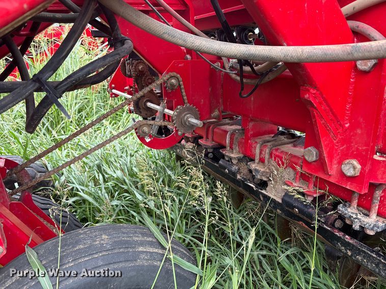 image for item EW0018 Sunflower SF9435 grain drill