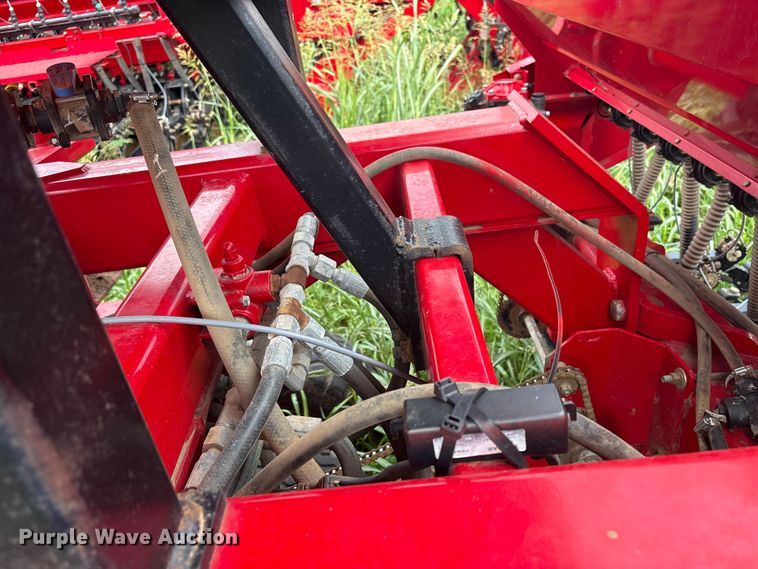image for item EW0018 Sunflower SF9435 grain drill