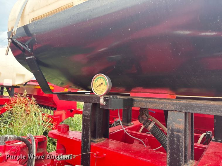 image for item EW0018 Sunflower SF9435 grain drill