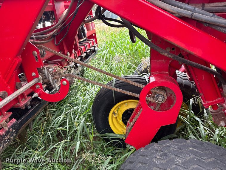 image for item EW0018 Sunflower SF9435 grain drill
