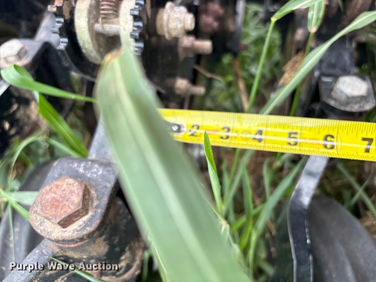 image for item EW0018 Sunflower SF9435 grain drill
