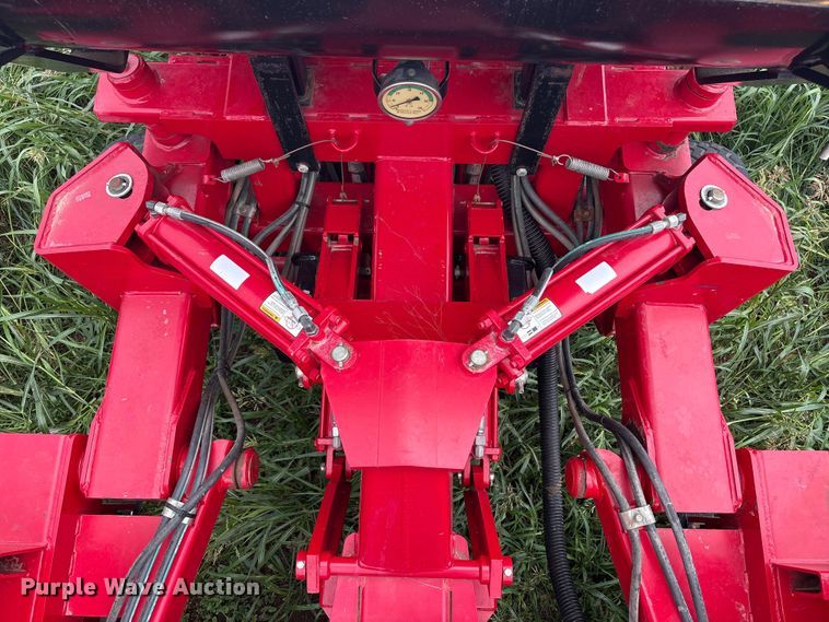 image for item EW0018 Sunflower SF9435 grain drill