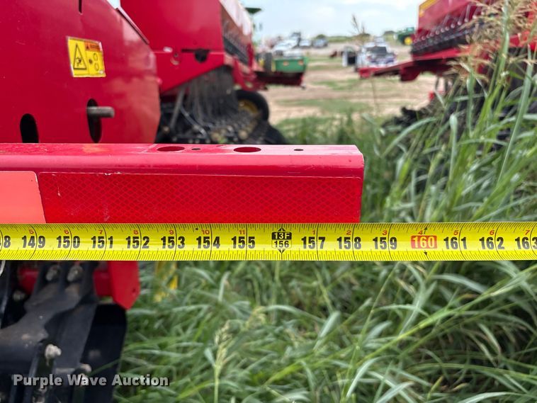 image for item EW0018 Sunflower SF9435 grain drill