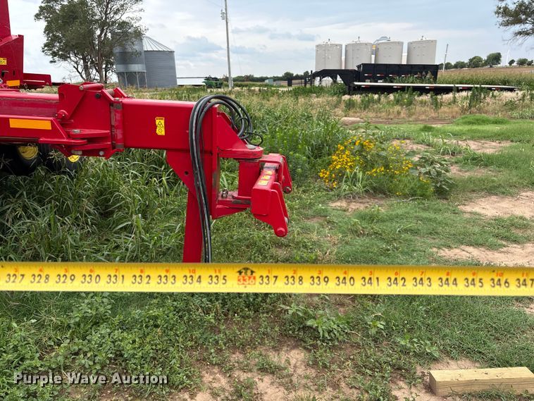 image for item EW0018 Sunflower SF9435 grain drill