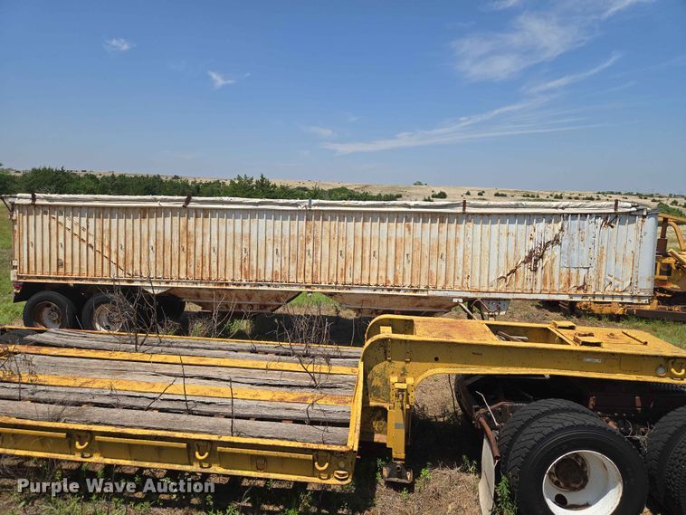 image for item EW0291 1979 Pullman Trailmobile 0VGH-5CAH grain trailer