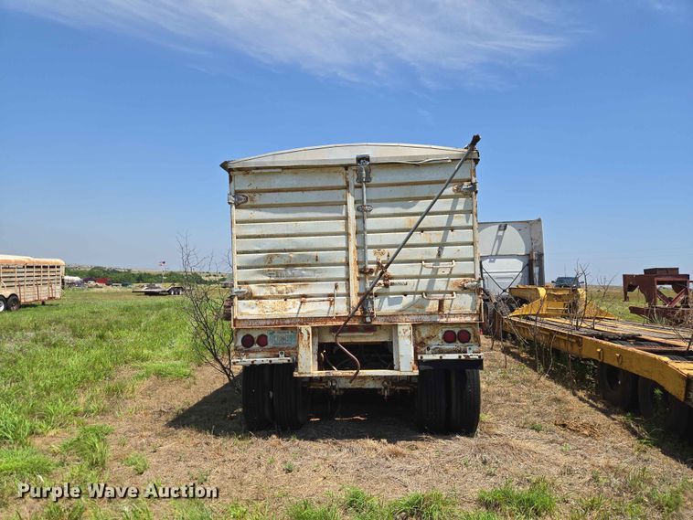 image for item EW0291 1979 Pullman Trailmobile 0VGH-5CAH grain trailer