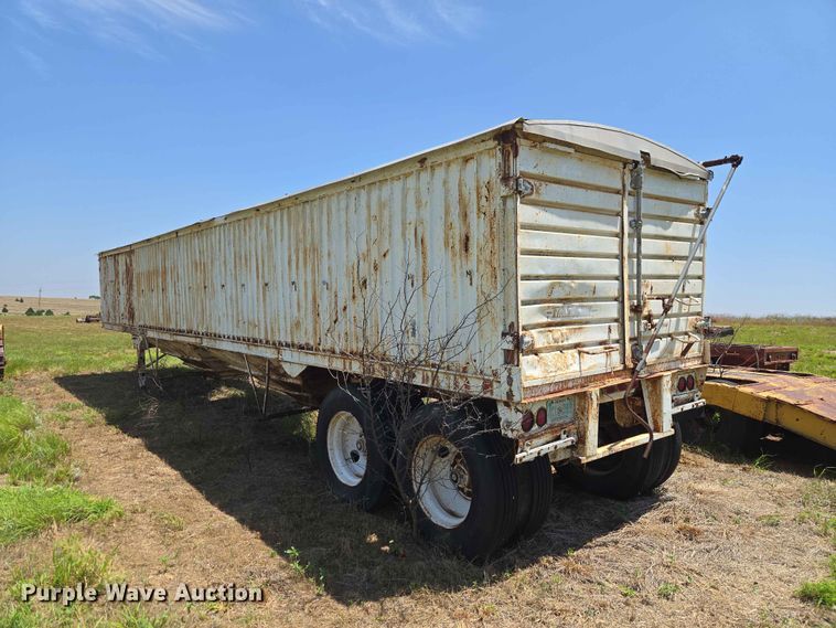 image for item EW0291 1979 Pullman Trailmobile 0VGH-5CAH grain trailer