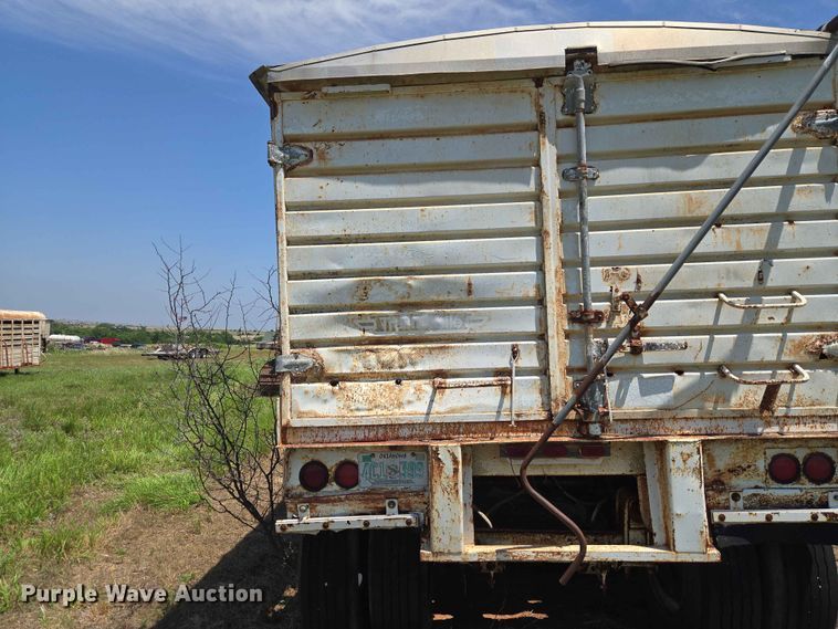 image for item EW0291 1979 Pullman Trailmobile 0VGH-5CAH grain trailer