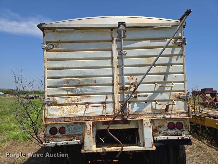 image for item EW0291 1979 Pullman Trailmobile 0VGH-5CAH grain trailer