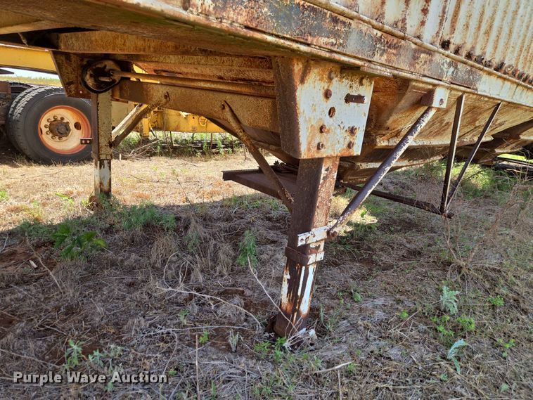 image for item EW0291 1979 Pullman Trailmobile 0VGH-5CAH grain trailer