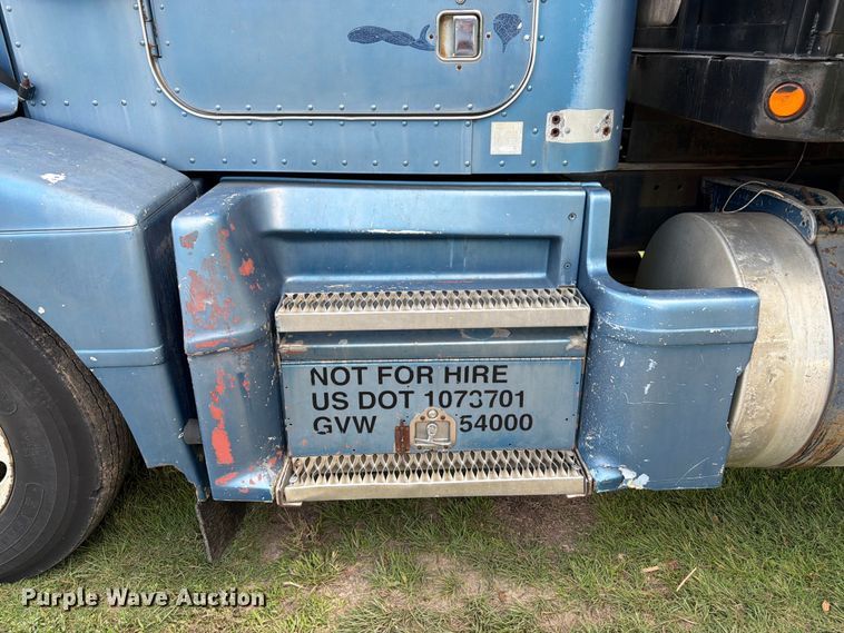 image for item EW4788 1987 Peterbilt 567 grain truck