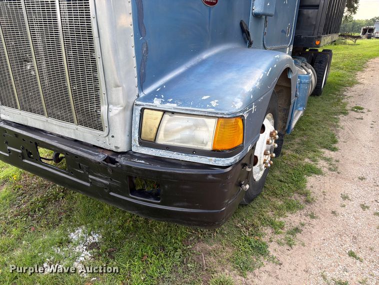 image for item EW4788 1987 Peterbilt 567 grain truck