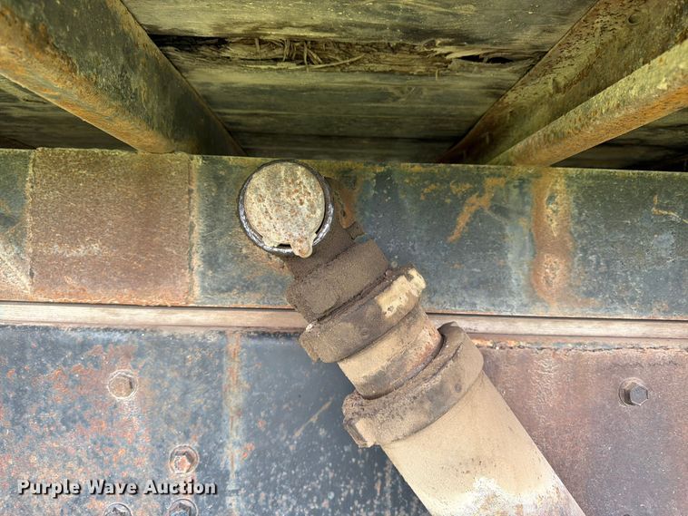 image for item EW4788 1987 Peterbilt 567 grain truck