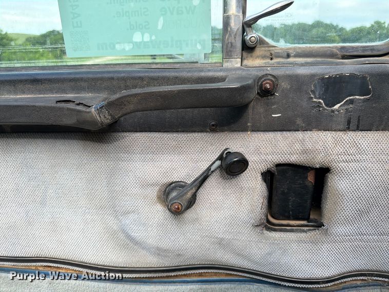 image for item EW4788 1987 Peterbilt 567 grain truck