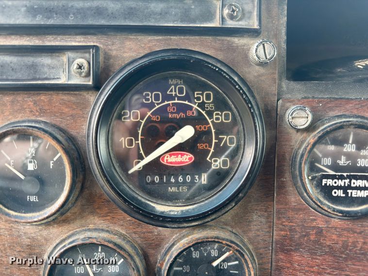 image for item EW4788 1987 Peterbilt 567 grain truck