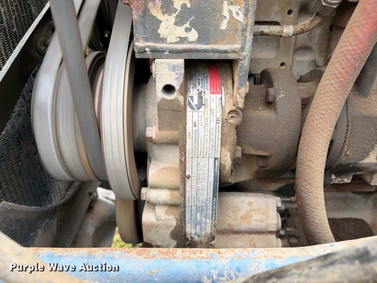 image for item EW4788 1987 Peterbilt 567 grain truck