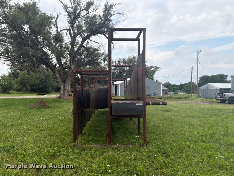 image for item EW4790 Shop built livestock loading chute